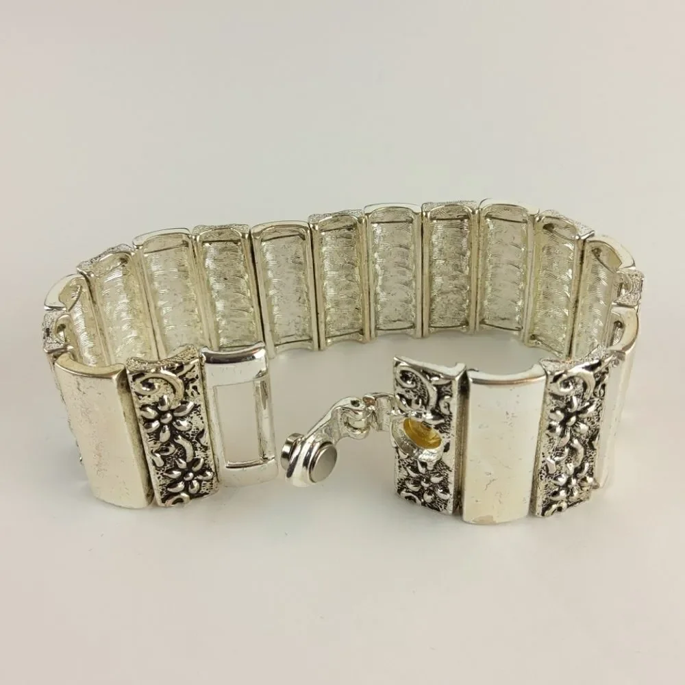Fashion silvertone bracelet with Floral Accent